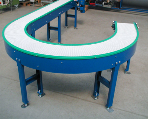 apron conveyor with curve white green blue